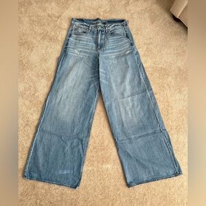 American Eagle Super High Rise UltraWide Leg Jeans Size 8 Long